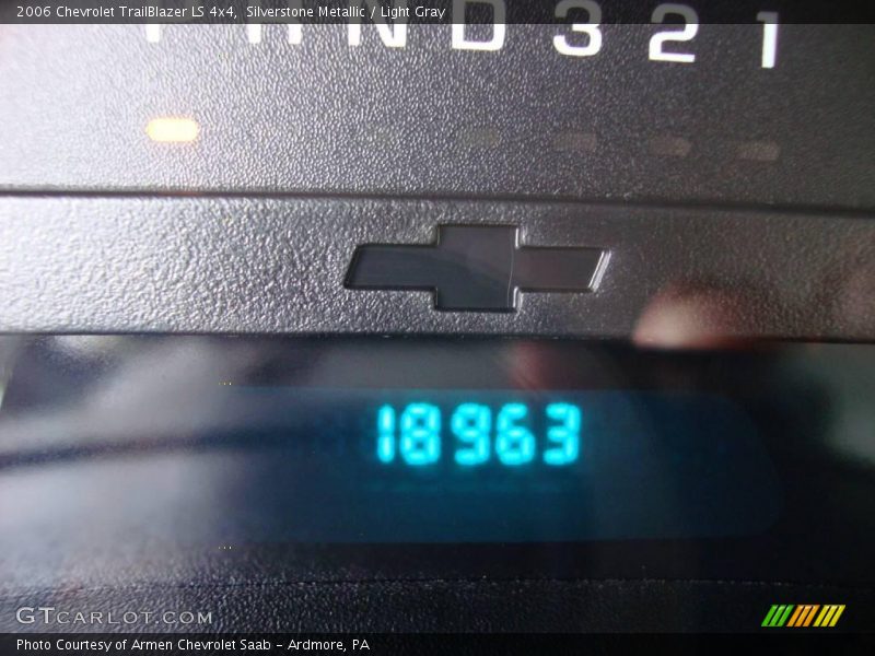 Silverstone Metallic / Light Gray 2006 Chevrolet TrailBlazer LS 4x4