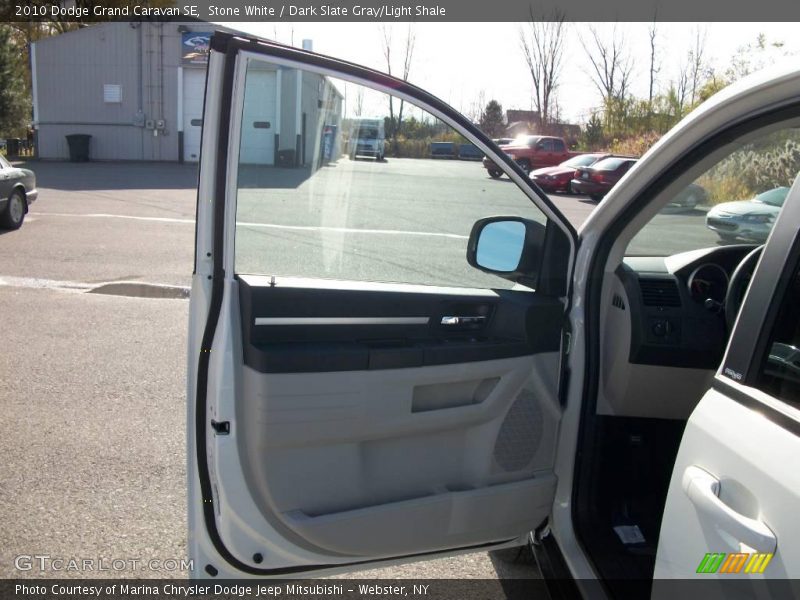 Stone White / Dark Slate Gray/Light Shale 2010 Dodge Grand Caravan SE