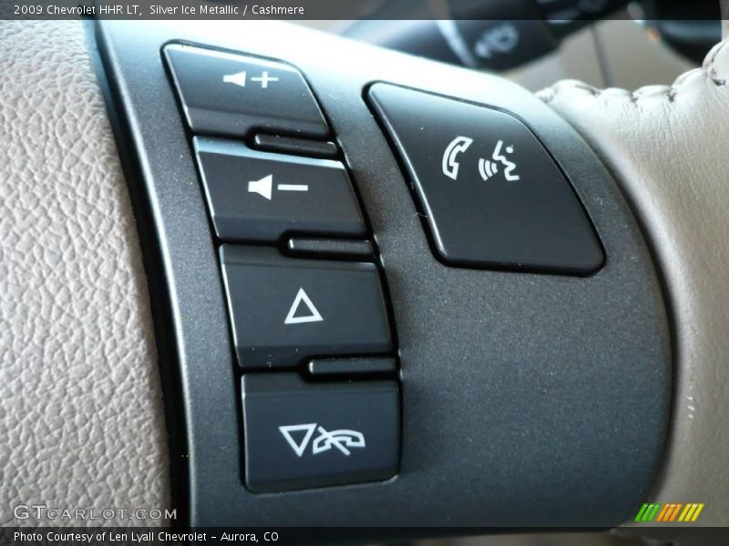 Silver Ice Metallic / Cashmere 2009 Chevrolet HHR LT