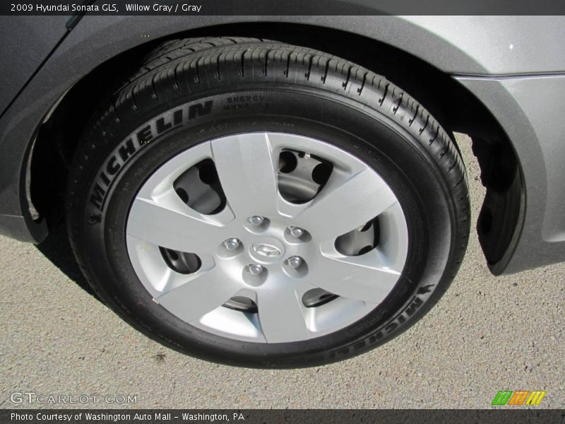Willow Gray / Gray 2009 Hyundai Sonata GLS