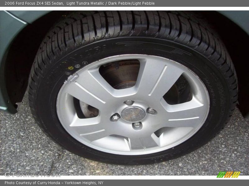 Light Tundra Metallic / Dark Pebble/Light Pebble 2006 Ford Focus ZX4 SES Sedan