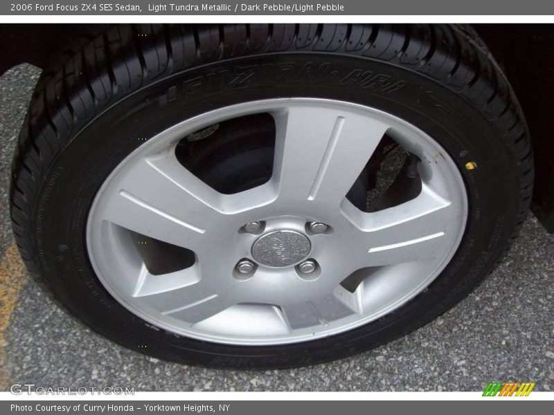 Light Tundra Metallic / Dark Pebble/Light Pebble 2006 Ford Focus ZX4 SES Sedan