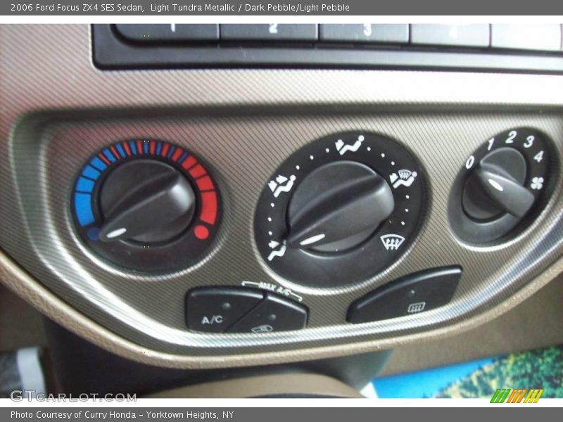 Light Tundra Metallic / Dark Pebble/Light Pebble 2006 Ford Focus ZX4 SES Sedan