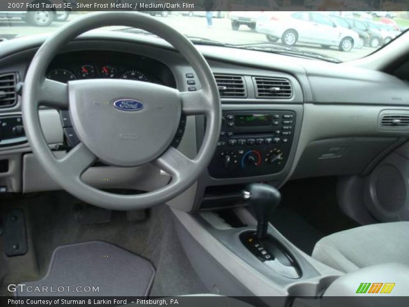 Silver Frost Metallic / Medium/Dark Flint 2007 Ford Taurus SE