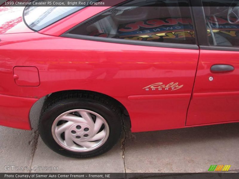 Bright Red / Graphite 1999 Chevrolet Cavalier RS Coupe