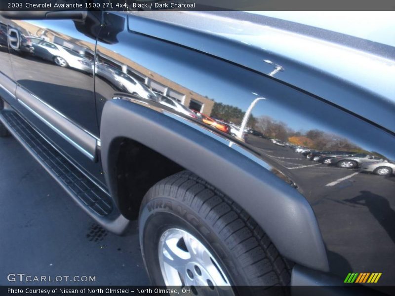 Black / Dark Charcoal 2003 Chevrolet Avalanche 1500 Z71 4x4