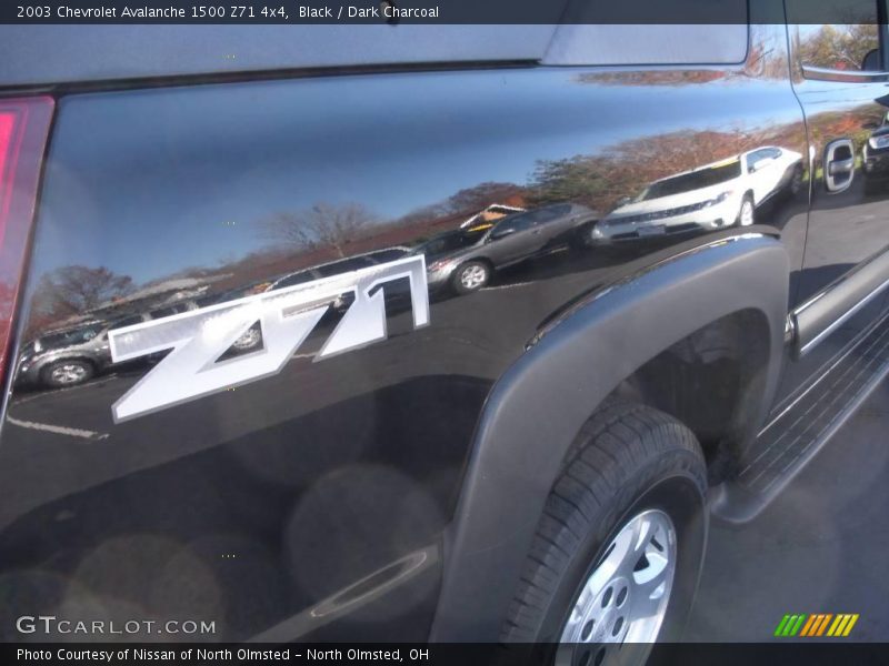 Black / Dark Charcoal 2003 Chevrolet Avalanche 1500 Z71 4x4