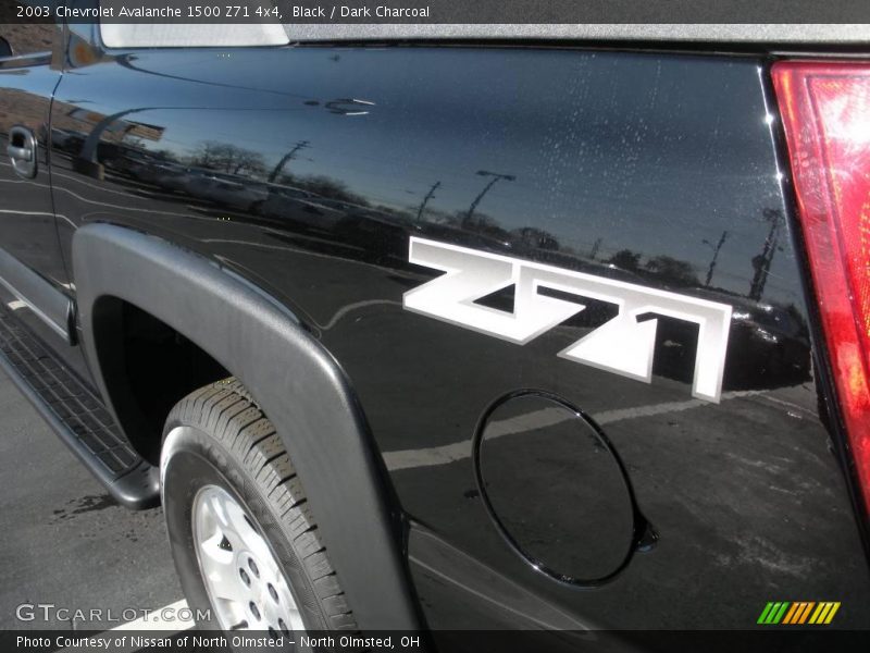 Black / Dark Charcoal 2003 Chevrolet Avalanche 1500 Z71 4x4