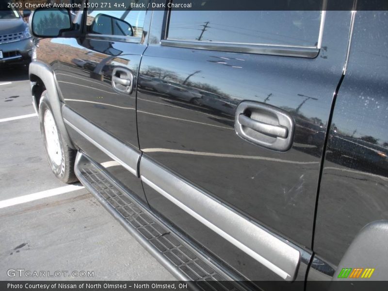 Black / Dark Charcoal 2003 Chevrolet Avalanche 1500 Z71 4x4