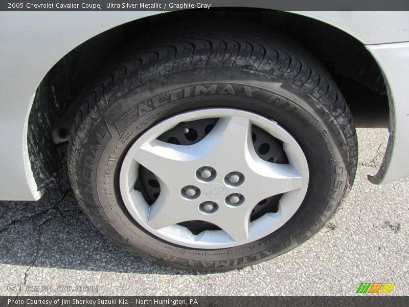 Ultra Silver Metallic / Graphite Gray 2005 Chevrolet Cavalier Coupe