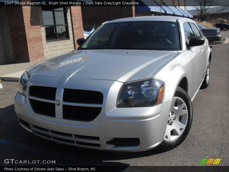 Bright Silver Metallic / Dark Slate Gray/Light Graystone 2007 Dodge Magnum SE