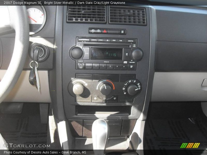 Bright Silver Metallic / Dark Slate Gray/Light Graystone 2007 Dodge Magnum SE