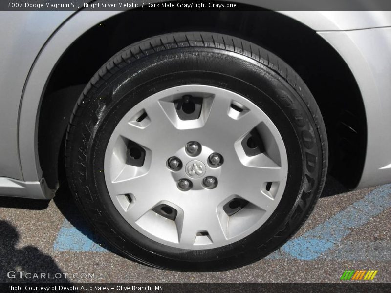 Bright Silver Metallic / Dark Slate Gray/Light Graystone 2007 Dodge Magnum SE