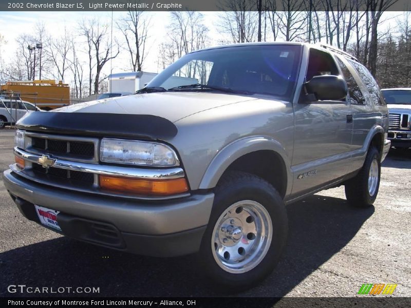 Light Pewter Metallic / Graphite 2002 Chevrolet Blazer LS