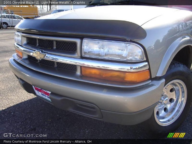 Light Pewter Metallic / Graphite 2002 Chevrolet Blazer LS