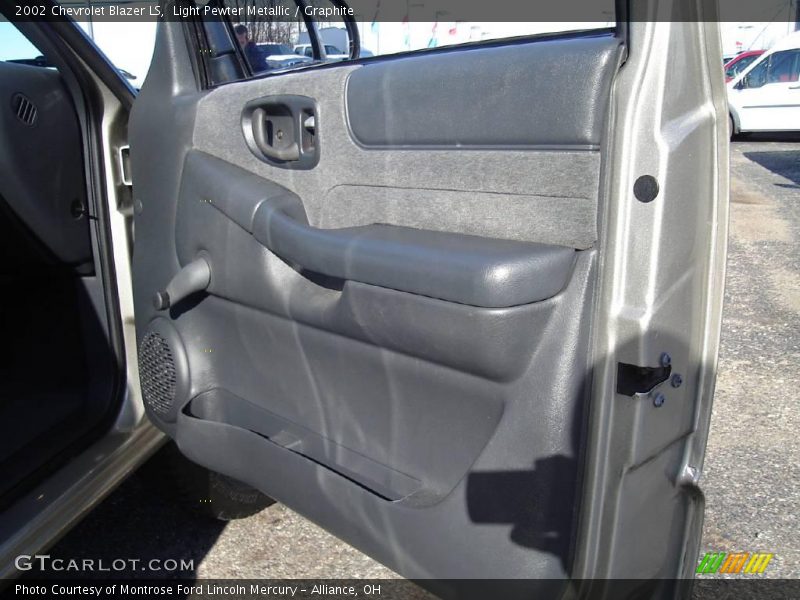 Light Pewter Metallic / Graphite 2002 Chevrolet Blazer LS