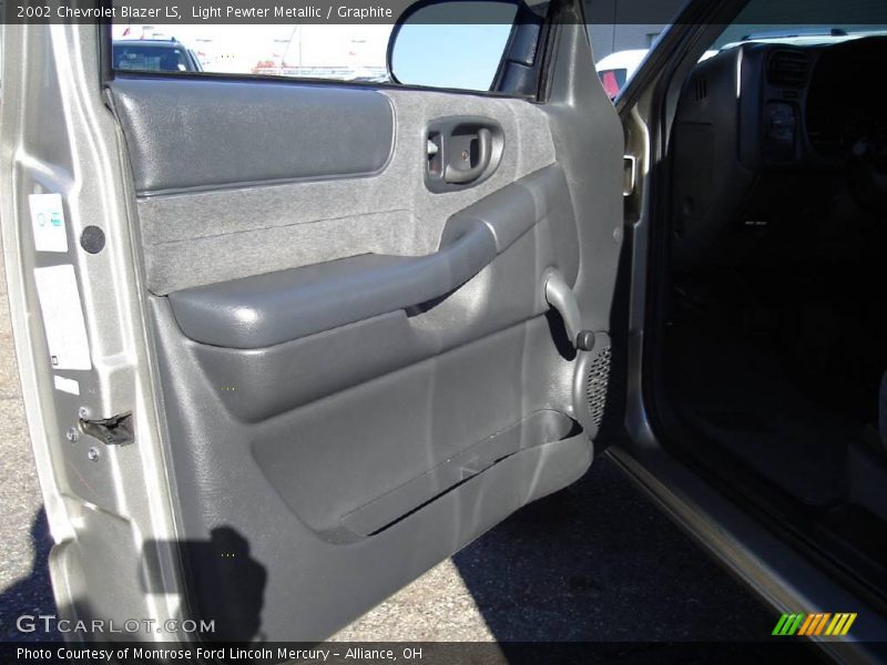 Light Pewter Metallic / Graphite 2002 Chevrolet Blazer LS