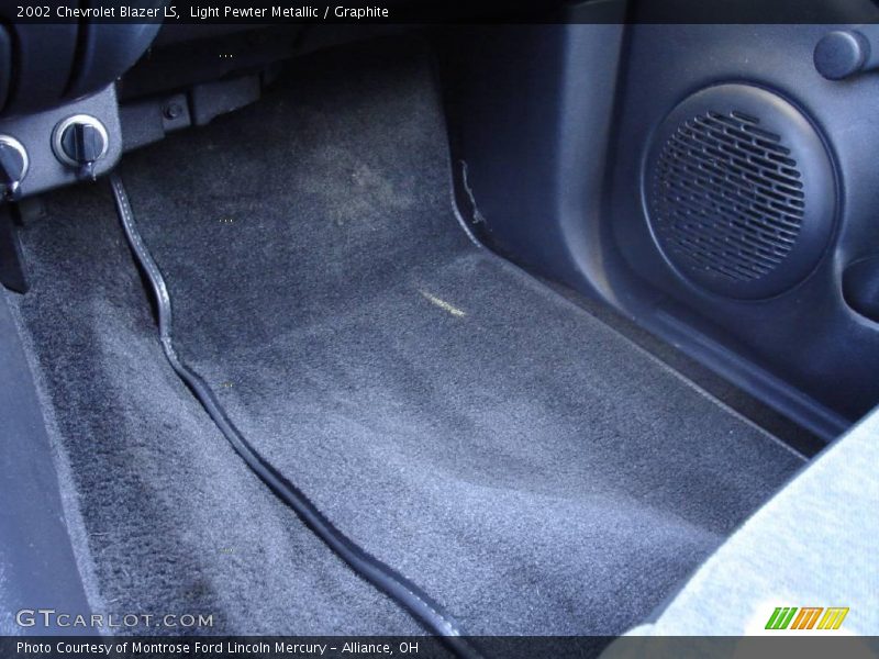 Light Pewter Metallic / Graphite 2002 Chevrolet Blazer LS