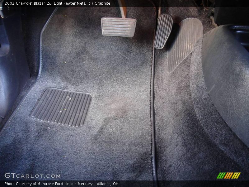 Light Pewter Metallic / Graphite 2002 Chevrolet Blazer LS