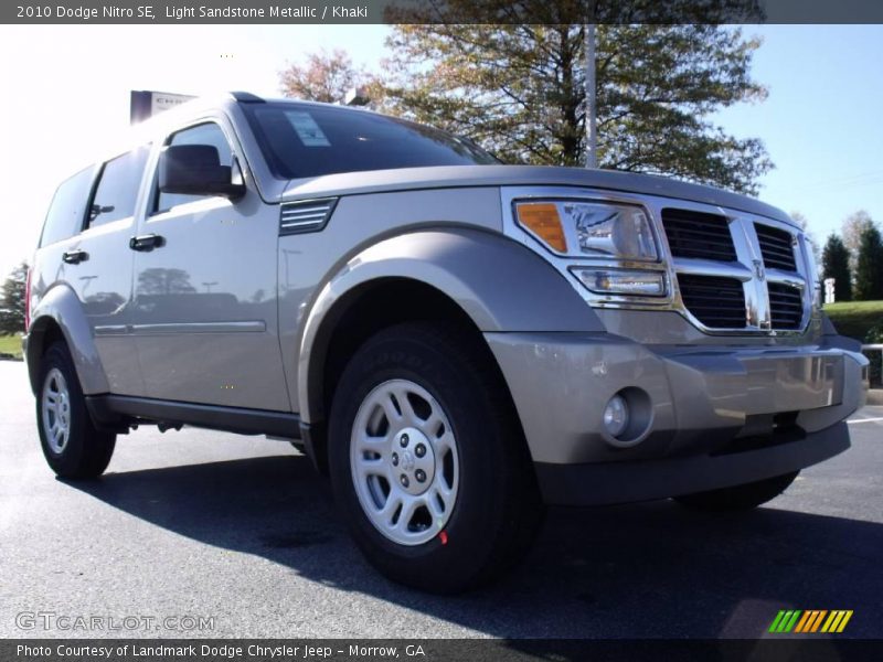Light Sandstone Metallic / Khaki 2010 Dodge Nitro SE