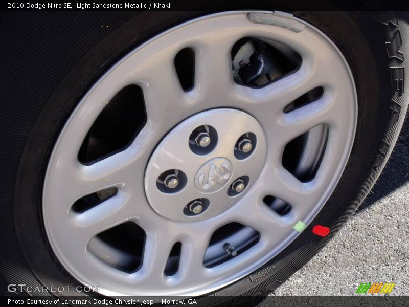 Light Sandstone Metallic / Khaki 2010 Dodge Nitro SE