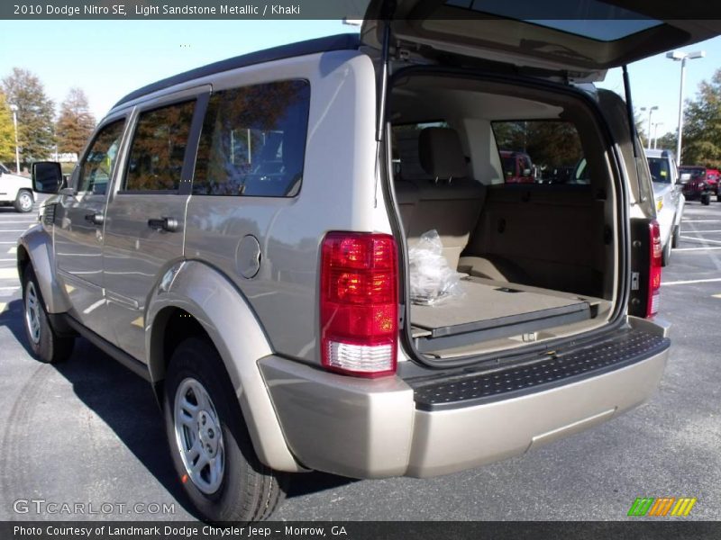 Light Sandstone Metallic / Khaki 2010 Dodge Nitro SE