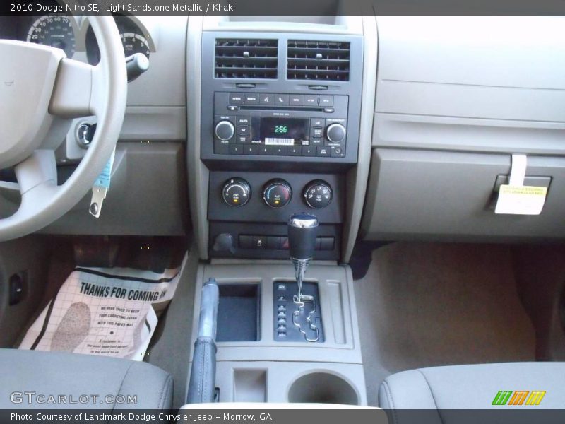 Light Sandstone Metallic / Khaki 2010 Dodge Nitro SE