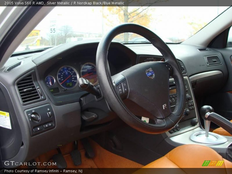 Silver Metallic / R Nordkap Black/Blue Metallic 2005 Volvo S60 R AWD
