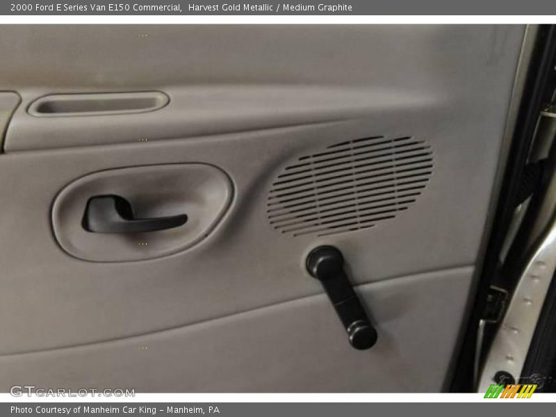 Harvest Gold Metallic / Medium Graphite 2000 Ford E Series Van E150 Commercial
