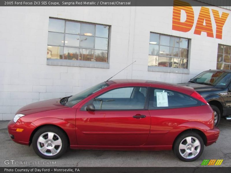 Sangria Red Metallic / Charcoal/Charcoal 2005 Ford Focus ZX3 SES Coupe