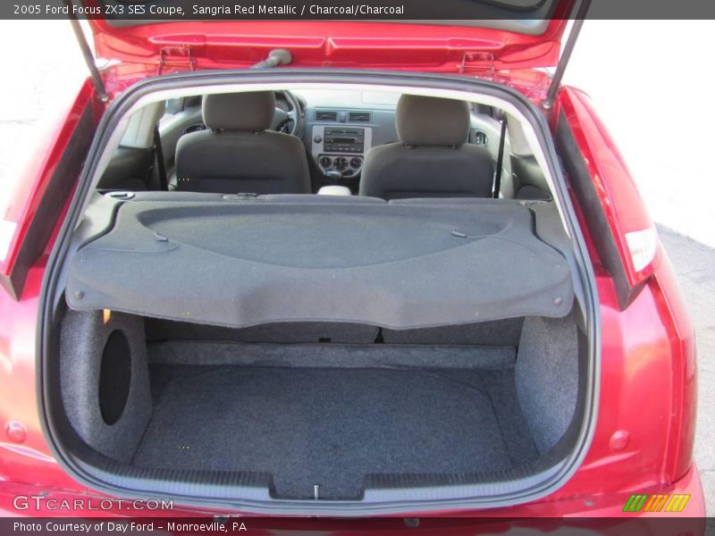 Sangria Red Metallic / Charcoal/Charcoal 2005 Ford Focus ZX3 SES Coupe