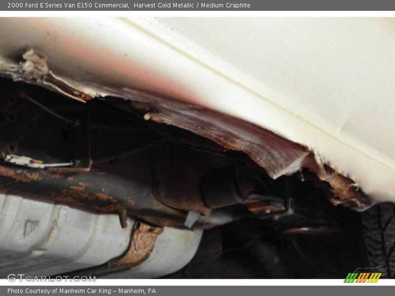 Harvest Gold Metallic / Medium Graphite 2000 Ford E Series Van E150 Commercial