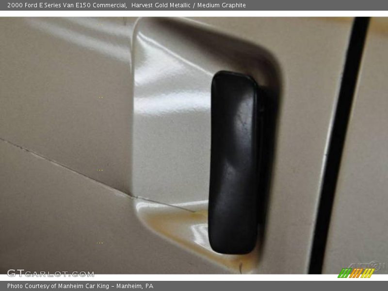 Harvest Gold Metallic / Medium Graphite 2000 Ford E Series Van E150 Commercial