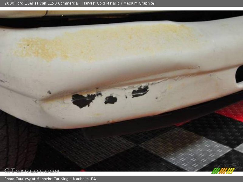 Harvest Gold Metallic / Medium Graphite 2000 Ford E Series Van E150 Commercial