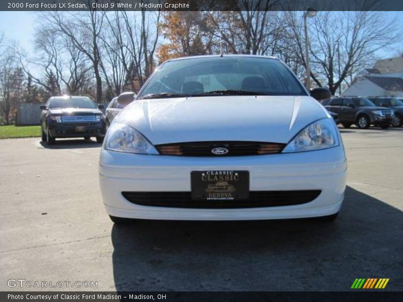 Cloud 9 White / Medium Graphite 2000 Ford Focus LX Sedan