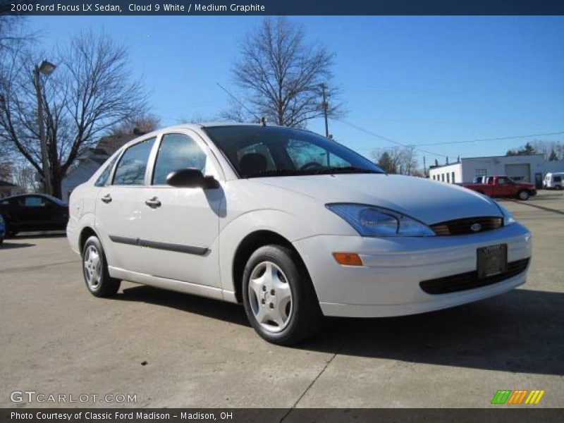 Cloud 9 White / Medium Graphite 2000 Ford Focus LX Sedan