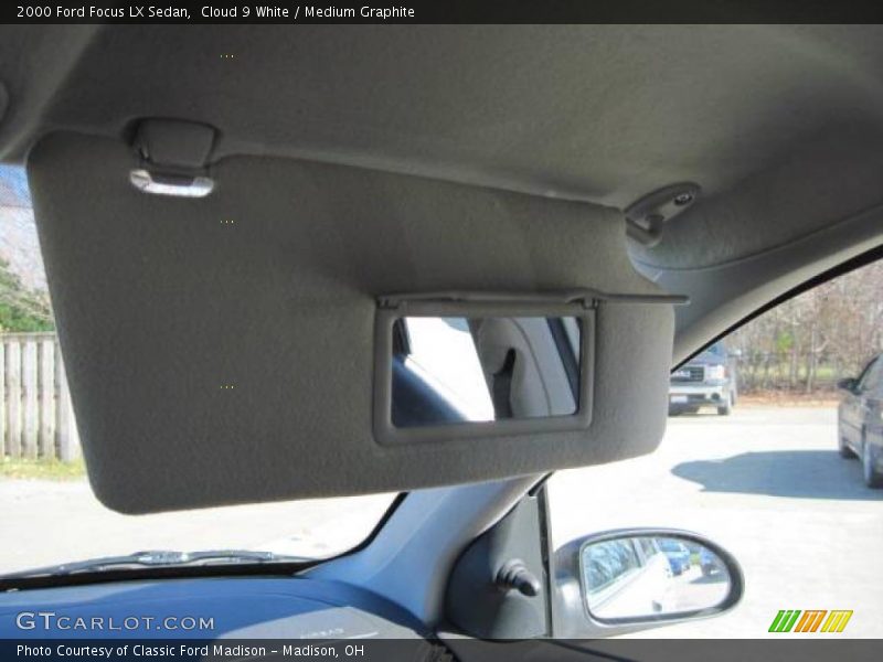 Cloud 9 White / Medium Graphite 2000 Ford Focus LX Sedan