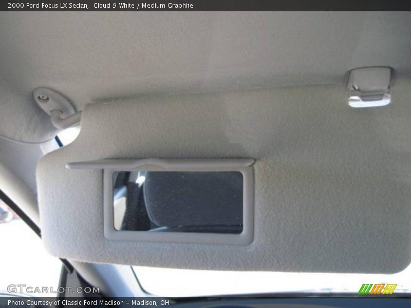Cloud 9 White / Medium Graphite 2000 Ford Focus LX Sedan