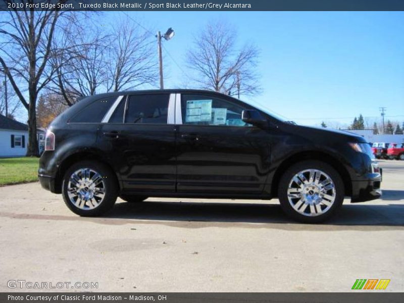 Tuxedo Black Metallic / Sport Black Leather/Grey Alcantara 2010 Ford Edge Sport