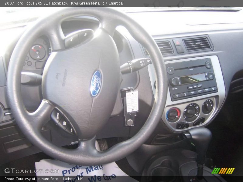 Kiwi Green Metallic / Charcoal 2007 Ford Focus ZX5 SE Hatchback