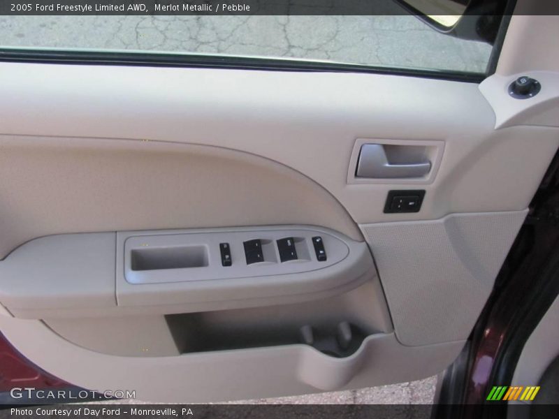 Merlot Metallic / Pebble 2005 Ford Freestyle Limited AWD