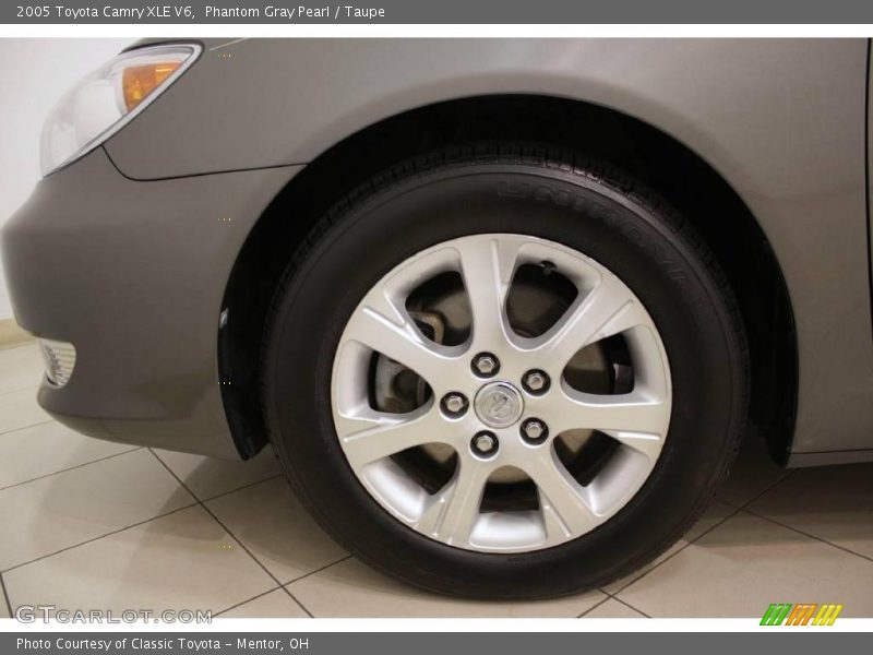 Phantom Gray Pearl / Taupe 2005 Toyota Camry XLE V6