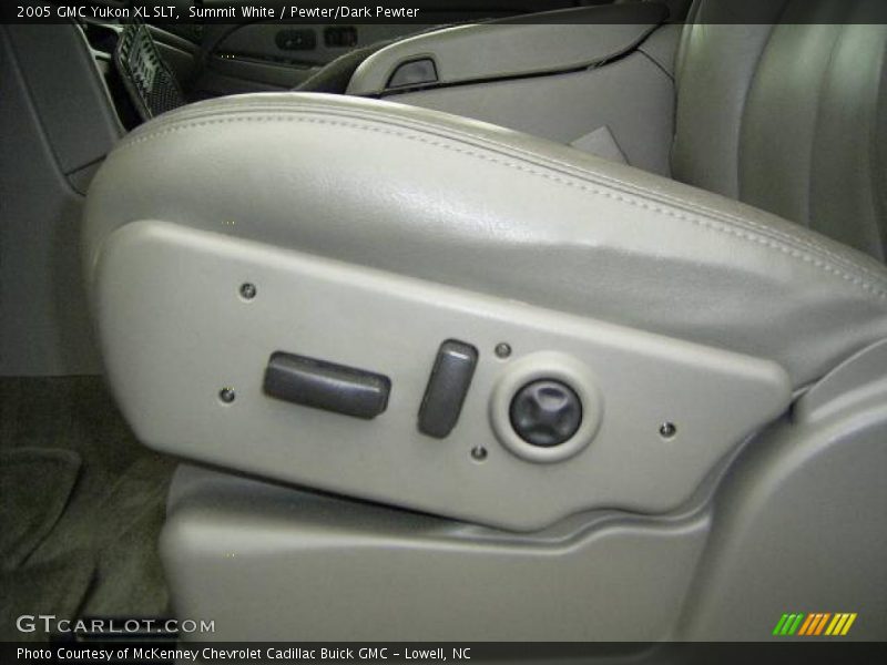 Summit White / Pewter/Dark Pewter 2005 GMC Yukon XL SLT
