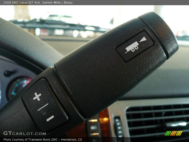 Summit White / Ebony 2009 GMC Yukon SLT 4x4