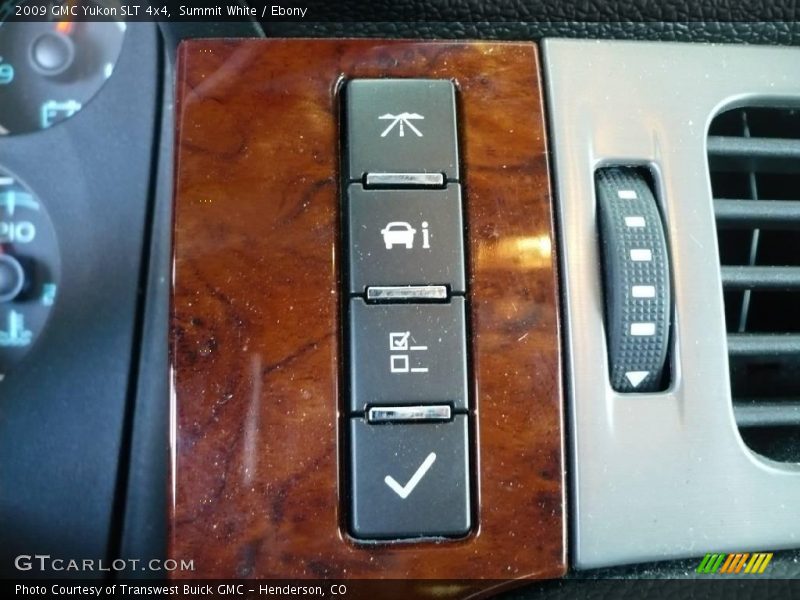 Summit White / Ebony 2009 GMC Yukon SLT 4x4
