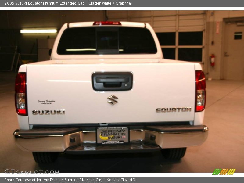 Glacier White / Graphite 2009 Suzuki Equator Premium Extended Cab