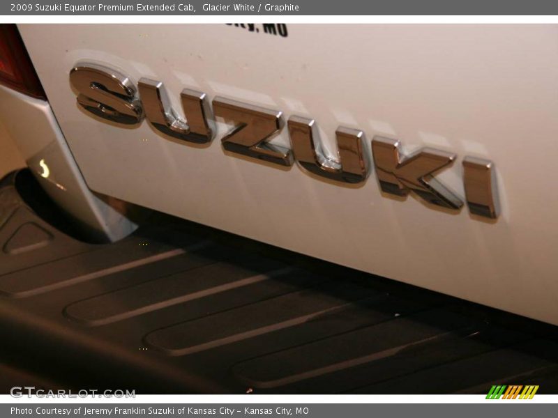 Glacier White / Graphite 2009 Suzuki Equator Premium Extended Cab