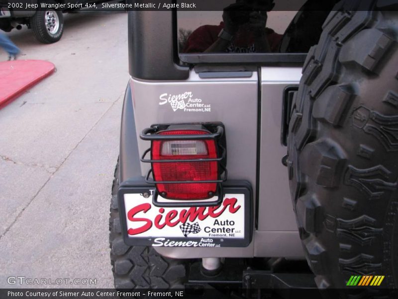 Silverstone Metallic / Agate Black 2002 Jeep Wrangler Sport 4x4