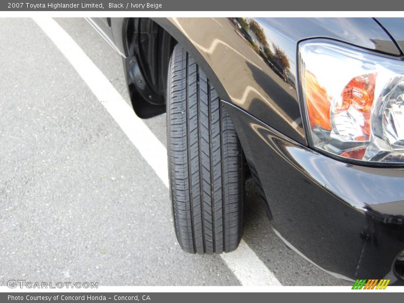 Black / Ivory Beige 2007 Toyota Highlander Limited