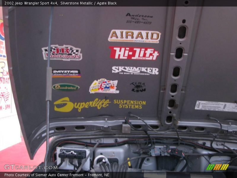 Silverstone Metallic / Agate Black 2002 Jeep Wrangler Sport 4x4